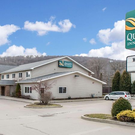 Quality Inn & Suites Titusville Exterior foto