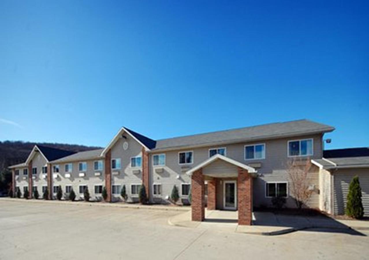 Quality Inn & Suites Titusville Exterior foto